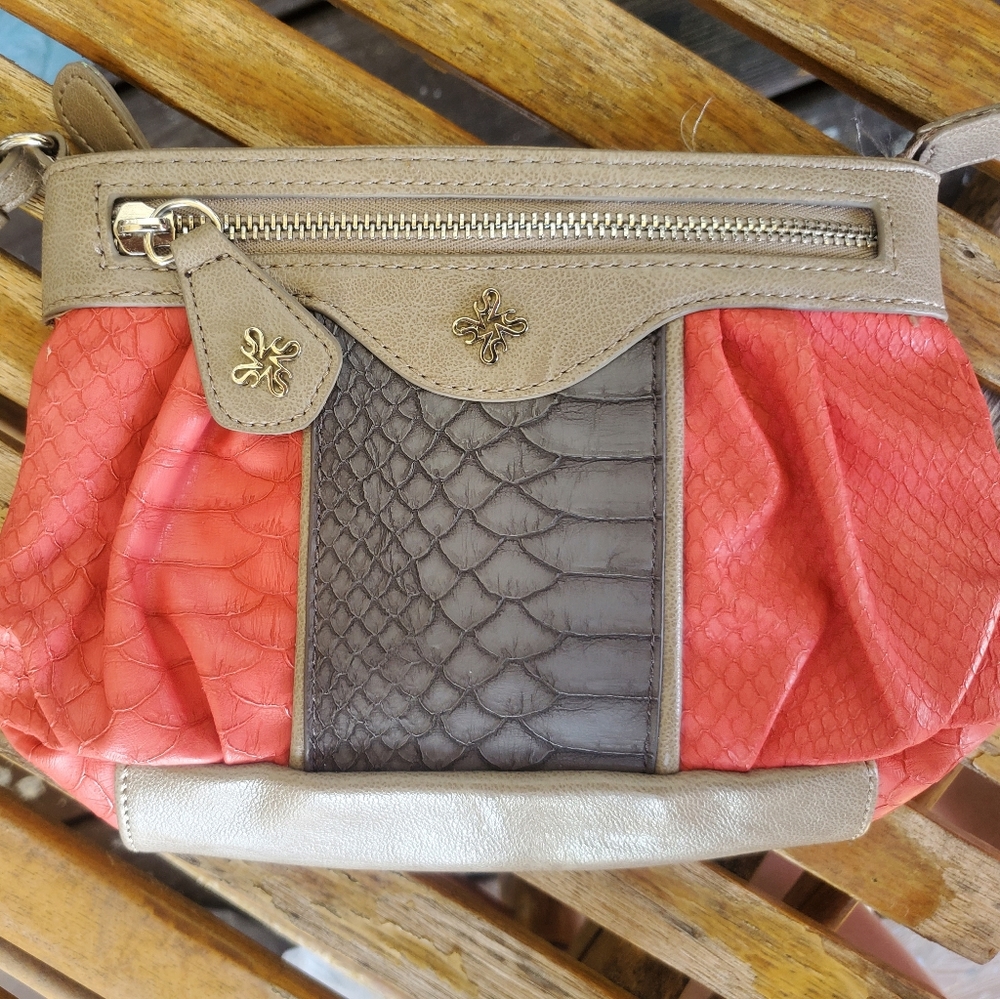 Vera wang wristlet